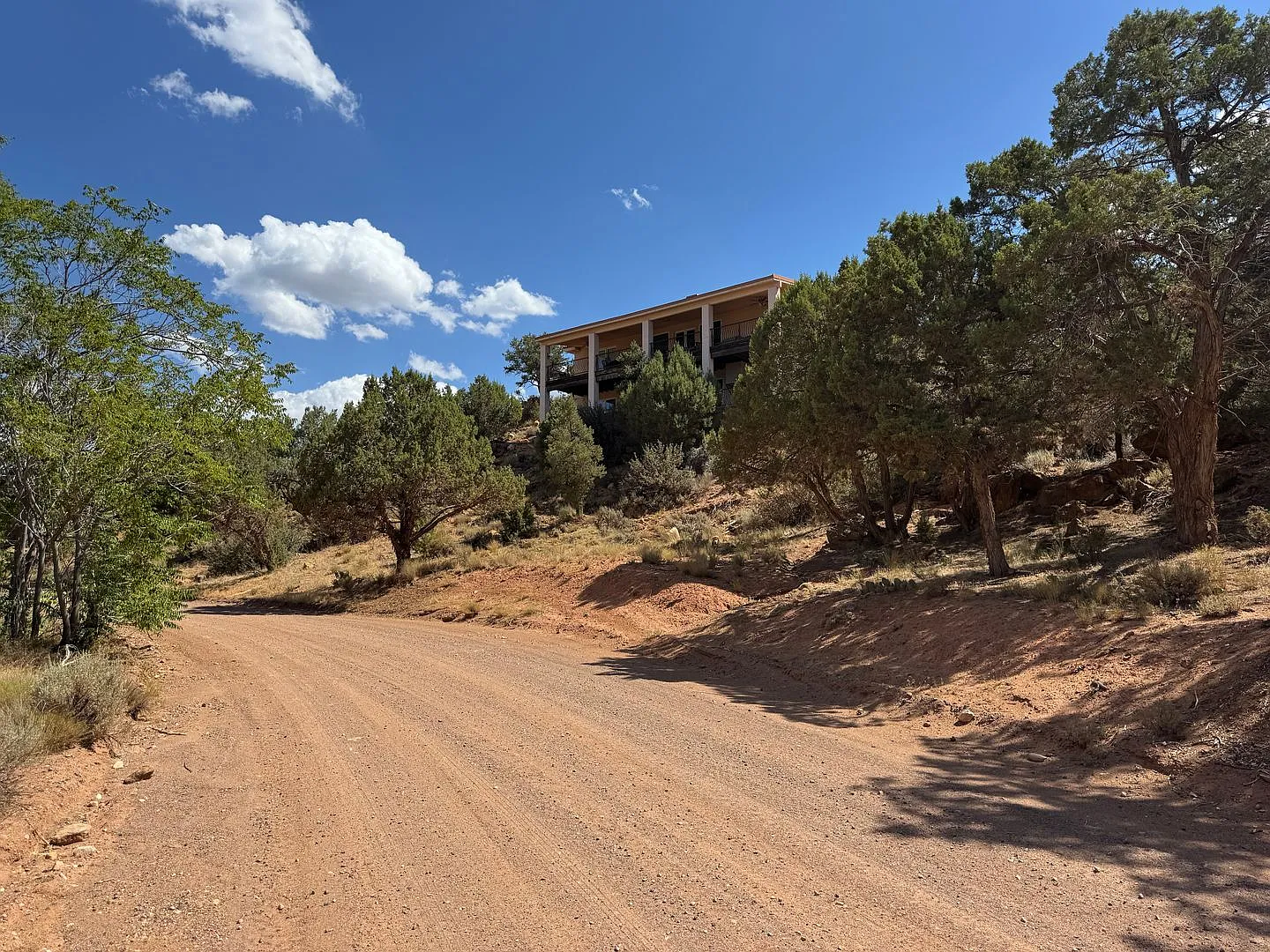 Truly unique and one of a kind Baker Reservoir home. Price Reduced! 3-Month Lease Option Available! — Photo 2