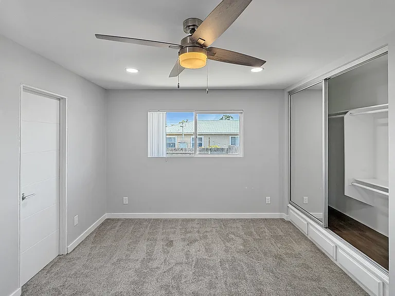 2452 E Ingersoll St — Photo 11