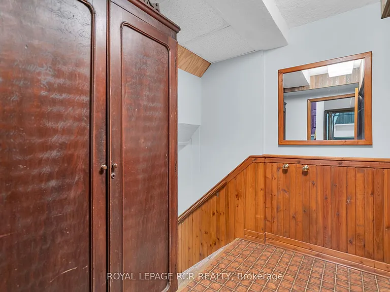 126 Nelson St W #B — Photo 11