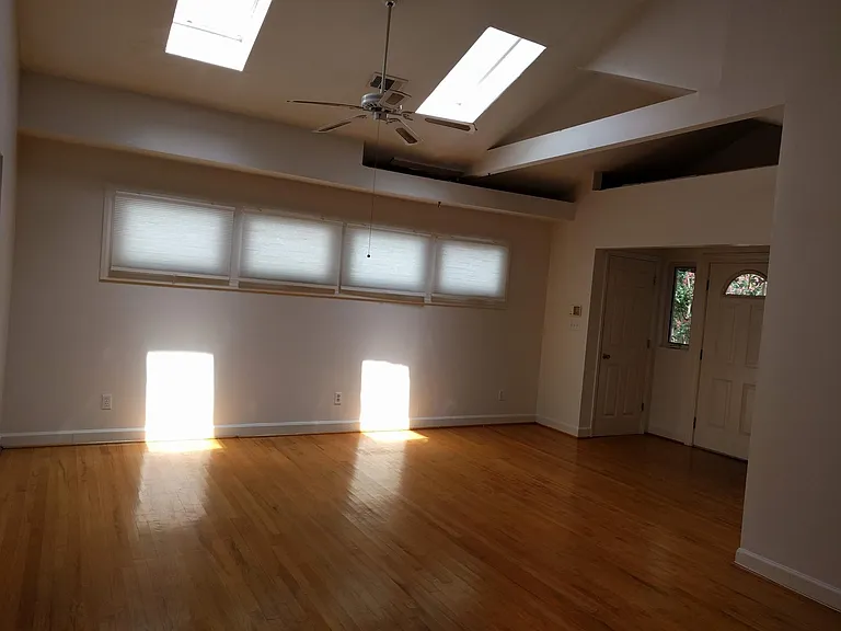 1177-3 N Highland Ave NE — Photo 18
