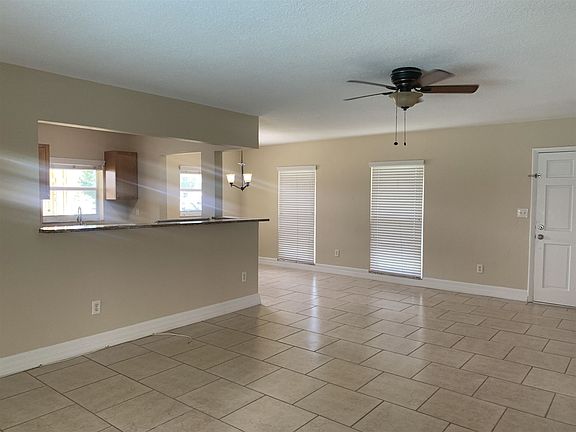 5th image of 351 SE Solaz Ave