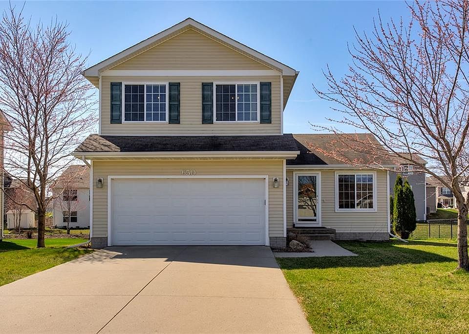 1st image of 650 SE Ashton Ct