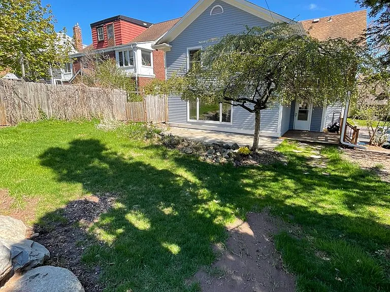 2117 E 2nd St — Photo 31