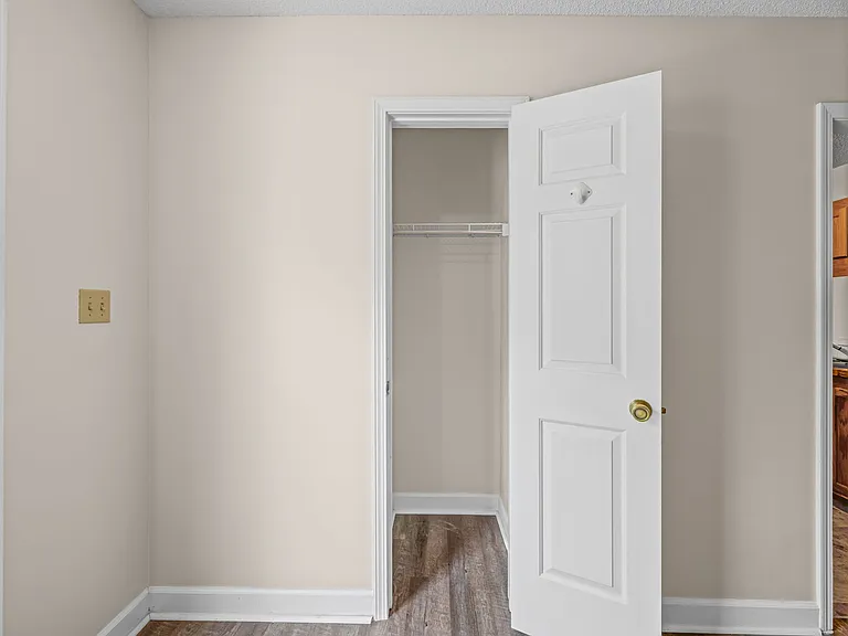 5918 King Charles Ct — Photo 20