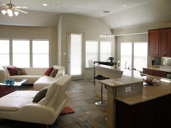 5th image of 4649 Peabody Pl