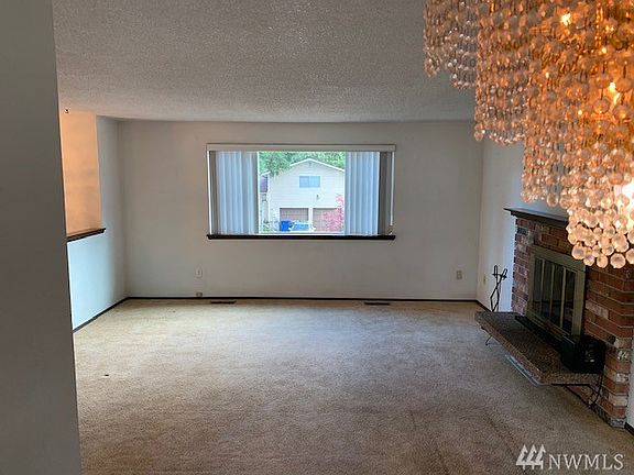 5th image of 4605 221st Street Ct E