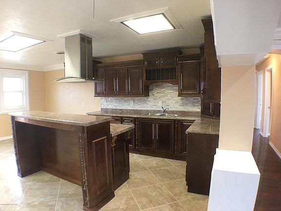 4th image of 1103 Shamrock Dr