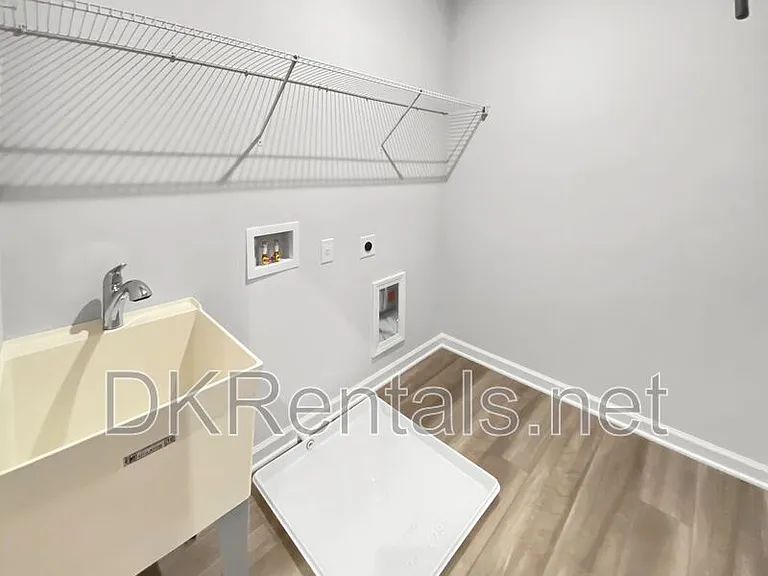 245 Birchwood Row — Photo 23