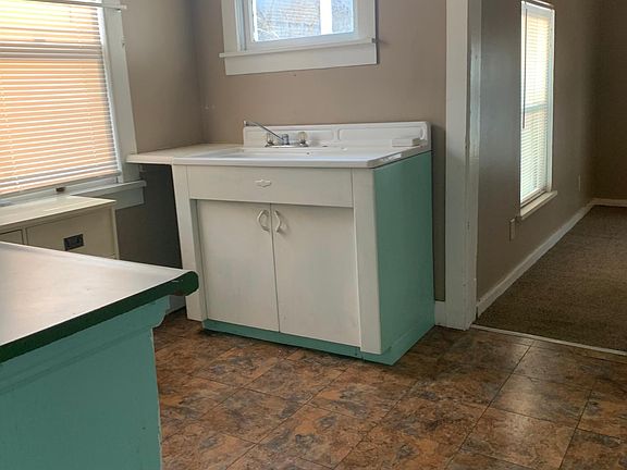 4th image of 8623 E Genesee St #2