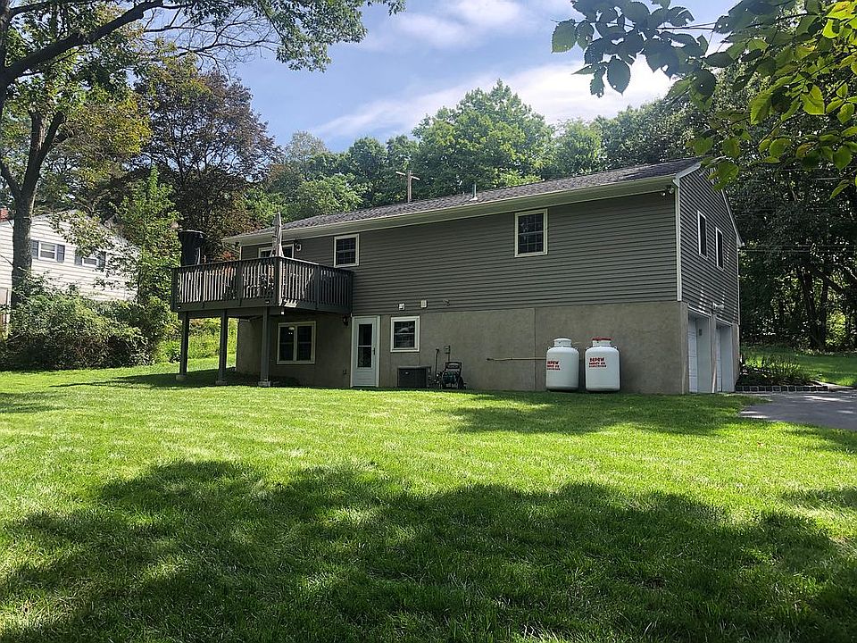 2nd image of 27 Woodland Rd