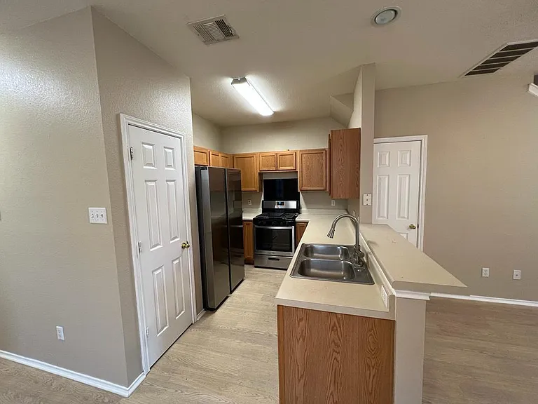 13908 Harris Ridge Blvd #B — Photo 5