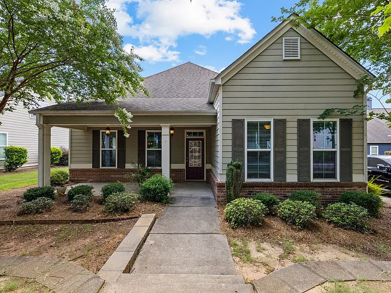 175 Colonial Ct — Photo 3