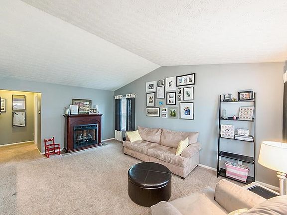 3rd image of 4975 Calhoon Dr