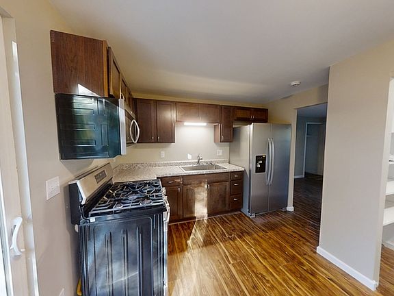 3rd image of 2154 E Eden Ct