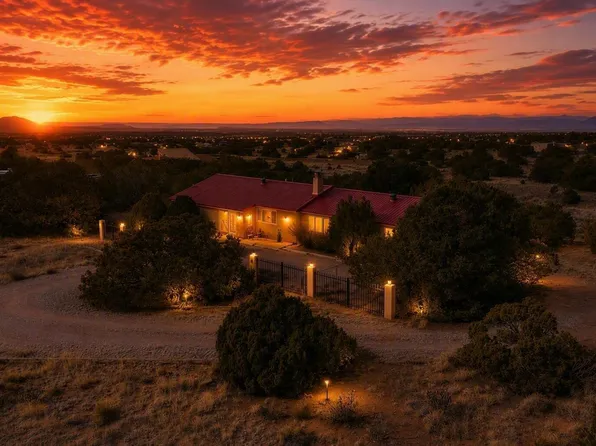 42 Coyote Xing, Santa Fe, NM 87508