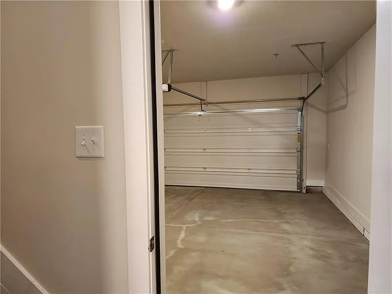 1242 Winterhaven Dr — Photo 4