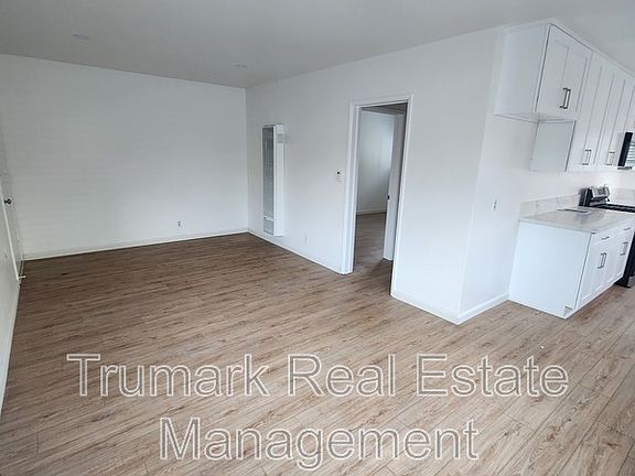 3rd image of 505 Irving Ave