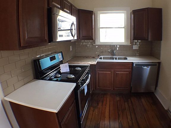2nd image of 2904 West Ave