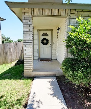 3rd image of 6623 Meadow Fawn Dr