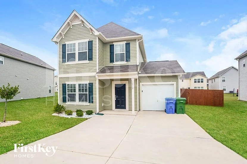 3 bed, 2.5 bath, 2088 sqft, $2,345 — Photo 2