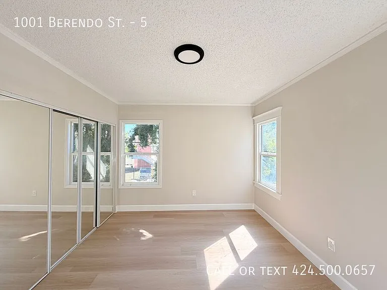 1001 N Berendo St #5 — Photo 7
