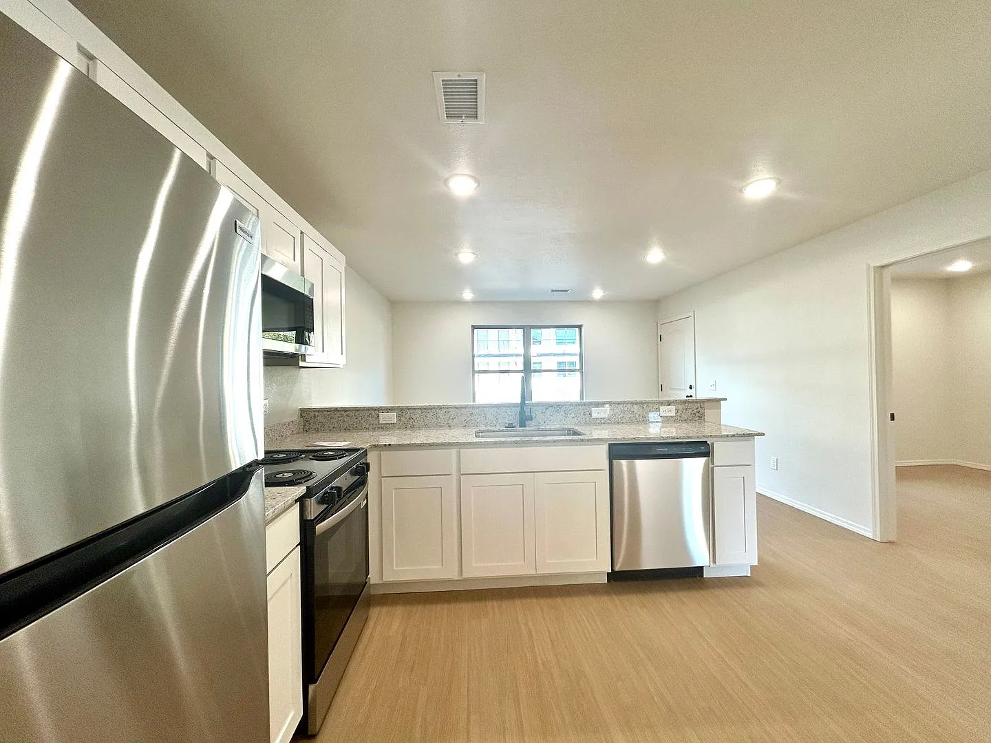 2596 Center Street — Photo 4