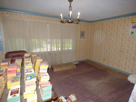 5th image of 3991 Trevor Ave