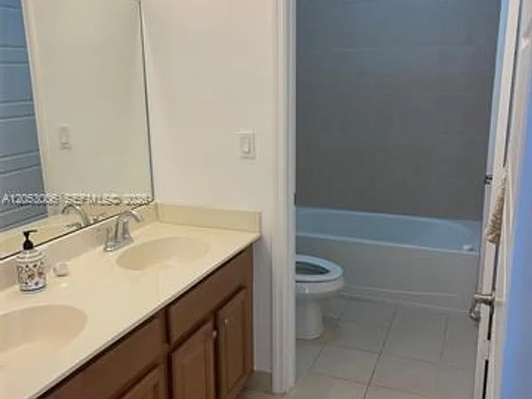 747 NE 193rd St #747 — Photo 12