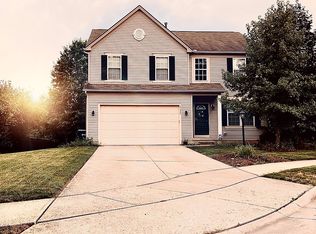 27322 Wheaton Pl, Olmsted Falls, OH 44138