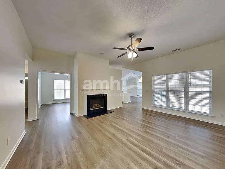 12619 Waterfall Pl — Photo 10