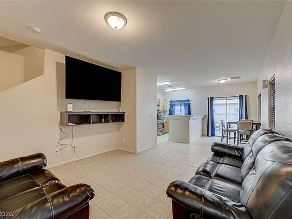 5th image of 6531 Ozzie Harriet Ave #102