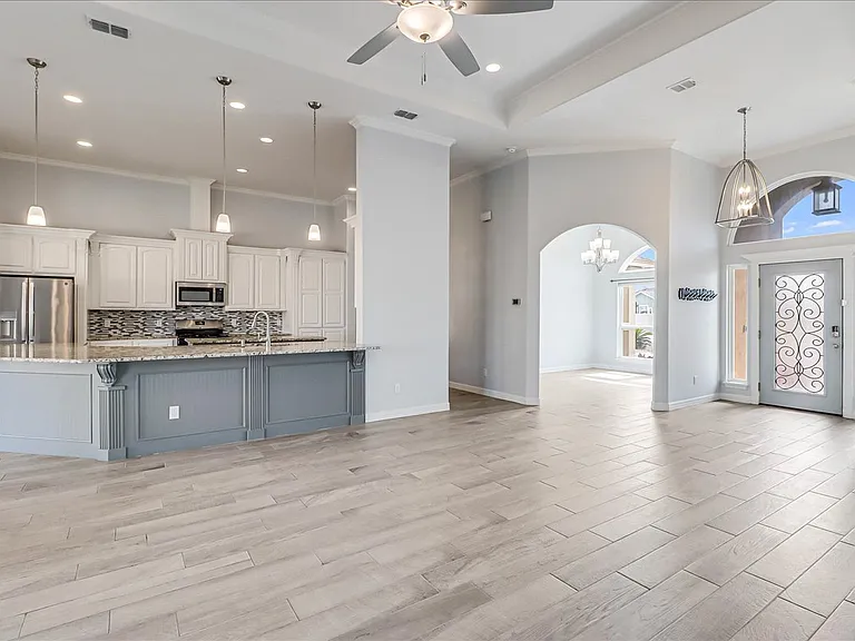 15501 Escapade St — Photo 16