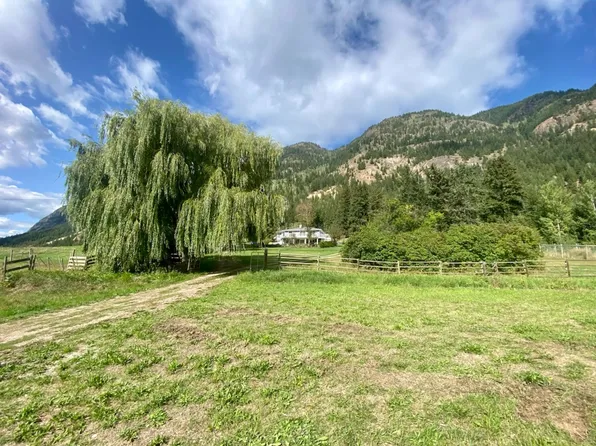 400 Agate Bay Rd, Thompson Nicola, BC V0E 2E0
