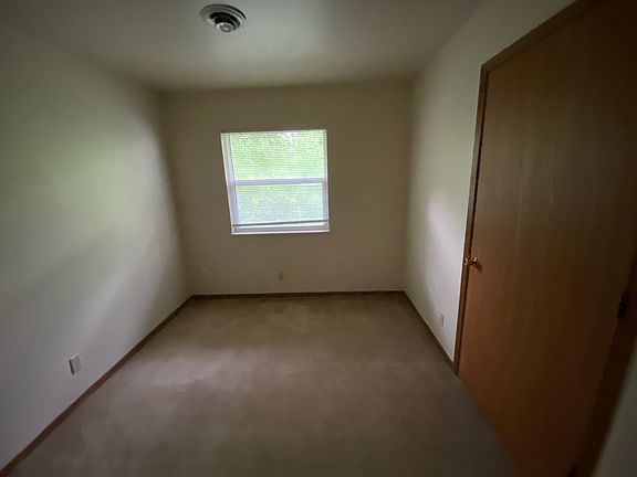 5th image of 114 Sandstone Ct