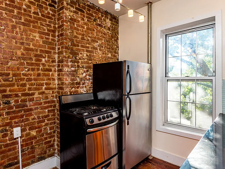 117 S 4th St #21 — Photo 13