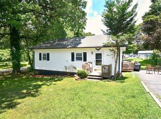 3651 Hewes Ln, Winston Salem, NC 27103