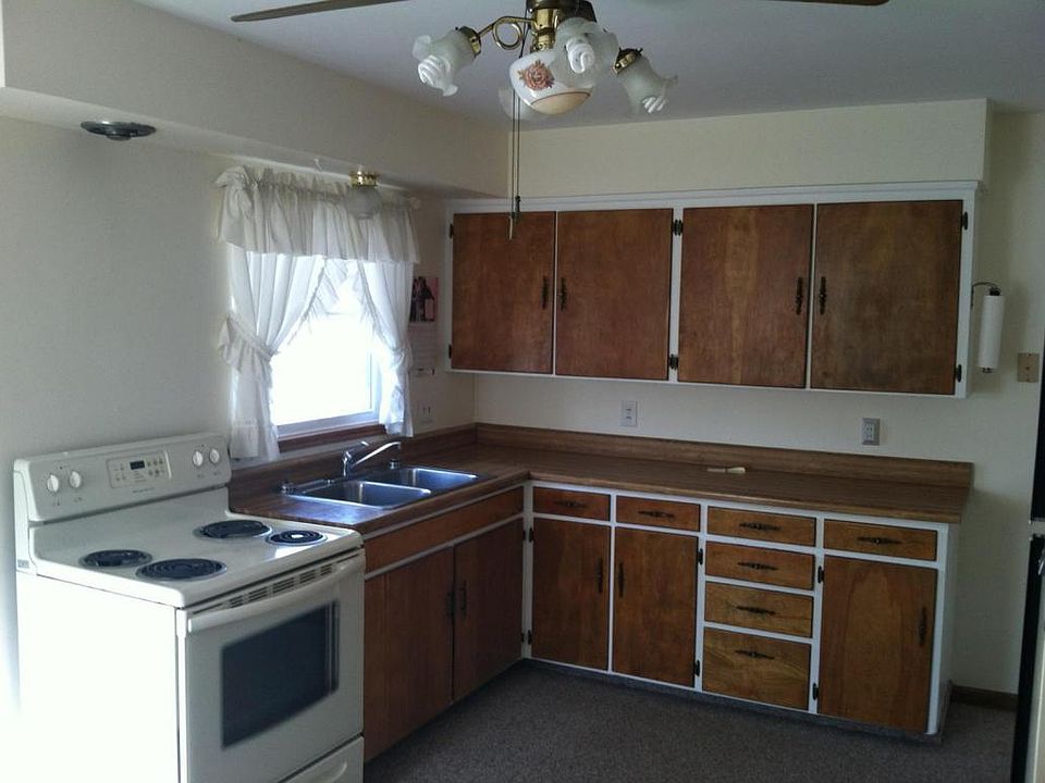 2nd image of 1130 Friedrich St