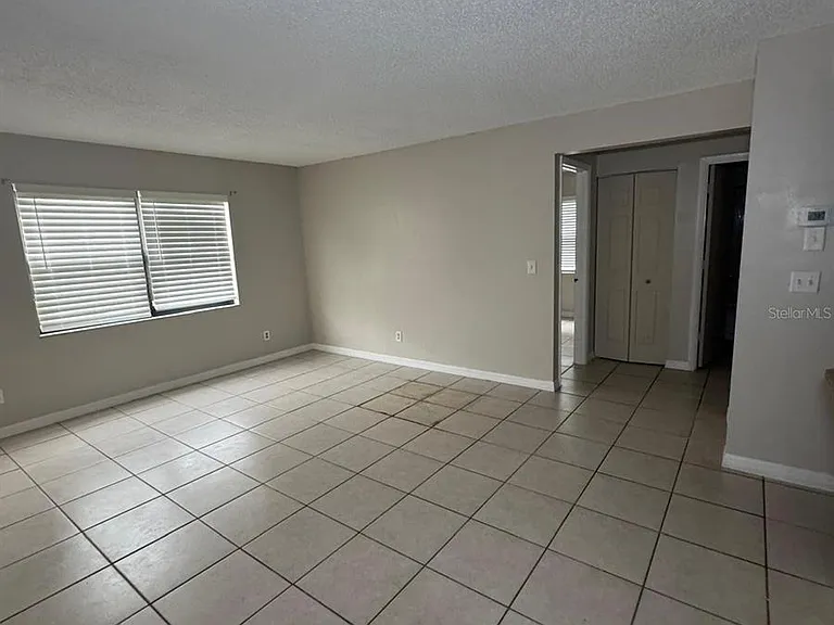 2416 SE Garden Ter #203 — Photo 5