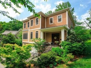 3004 N Stuart St, Arlington, VA 22207