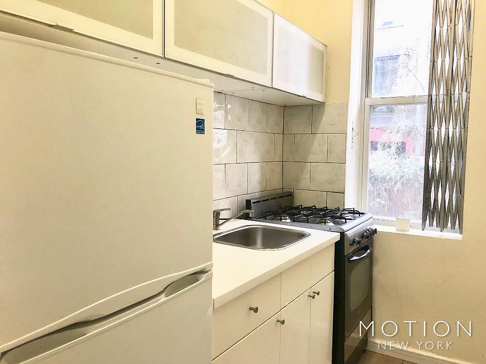 2nd image of 23 W 84th St APT 1G
