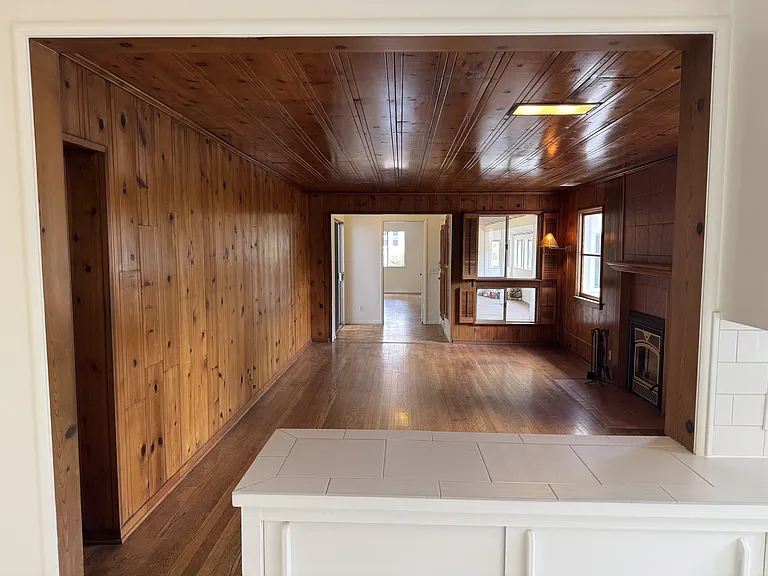 221 The Alameda — Photo 9