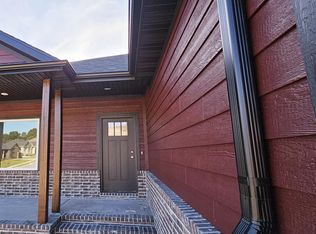 1111 S Swift Ave, Ozark, MO 65721