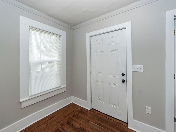 3rd image of 2745 W Surrey Dr