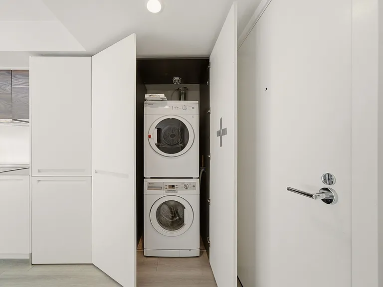 1133 Hornby St #1406 — Photo 7
