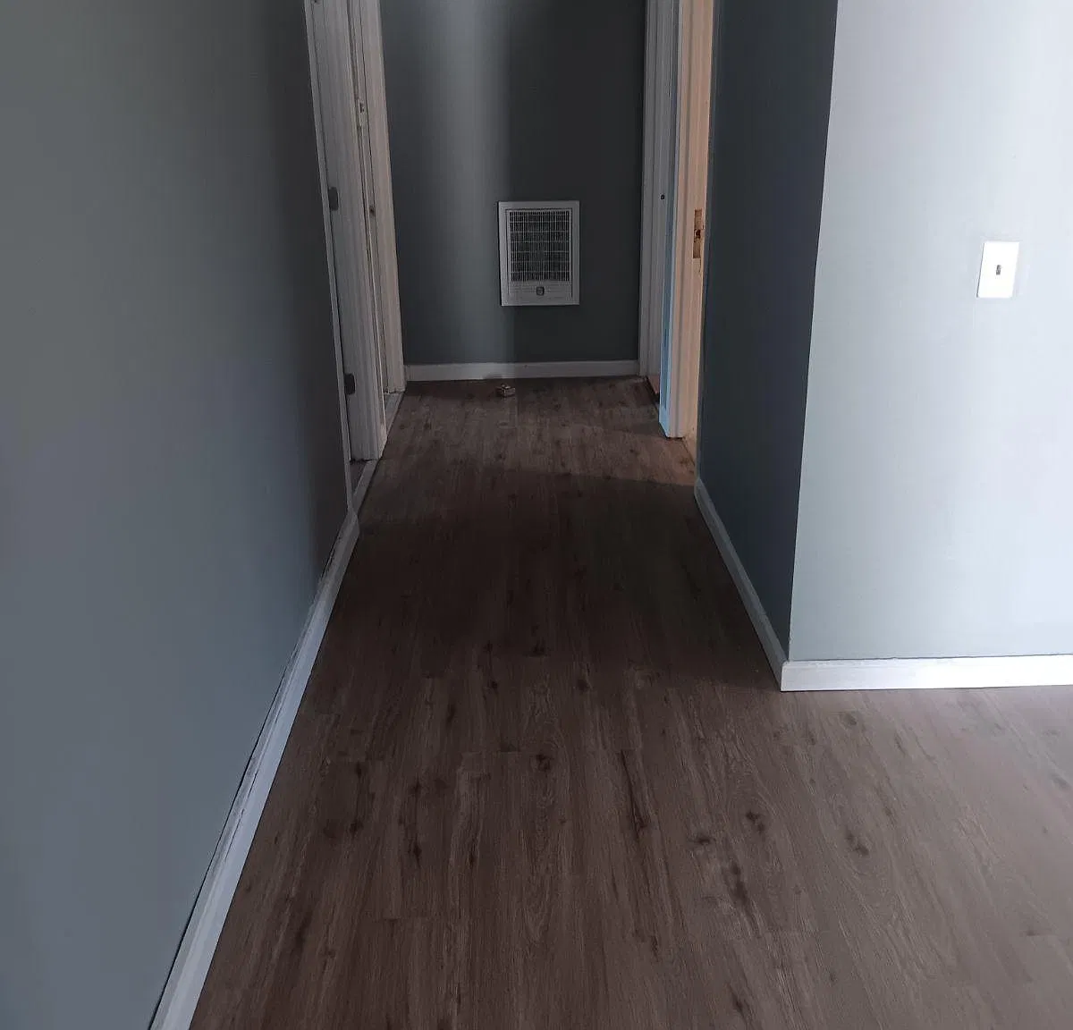 3 bed, 1040 sqft, $950 — Photo 2