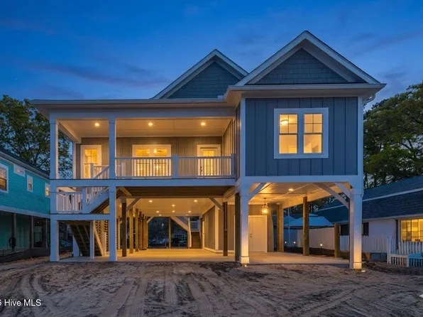 125 NW 19th Street, Oak Island, NC 28465