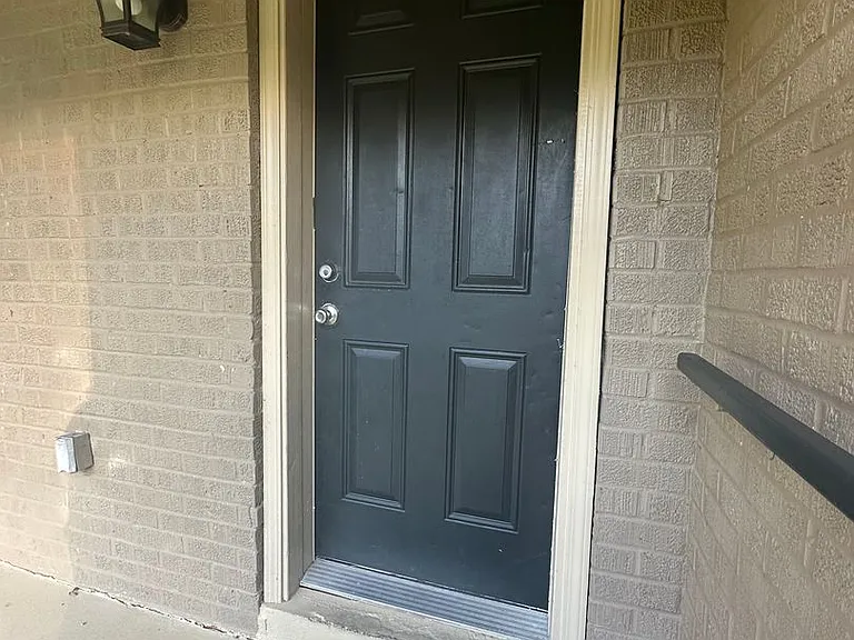 902 Oaklawn Ave — Photo 3