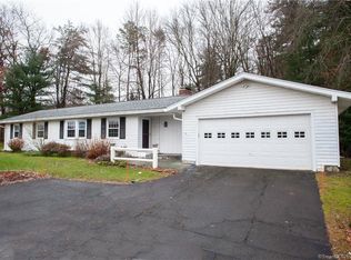 19 Farms Village Rd, Simsbury, CT 06070