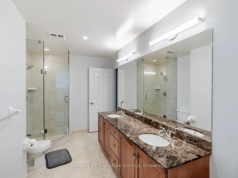 250 Wellington St W #Penthouse 36 — Photo 19