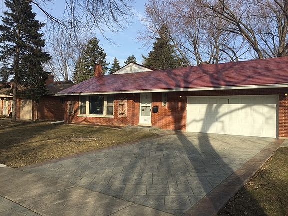 3rd image of 305 S Waverly Pl